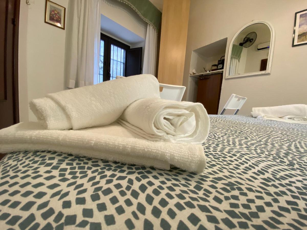 "The Gole Of Alcantara Living In The Dream'S Room" Graniti Экстерьер фото